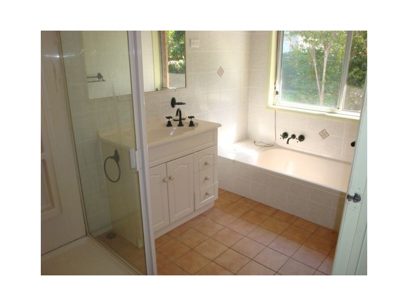 24 Agnes Street, Wellington Point QLD 4160