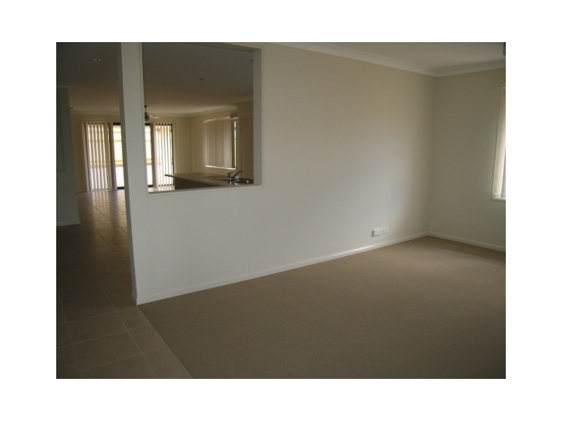 8 Kingsway Street, Wellington Point QLD 4160