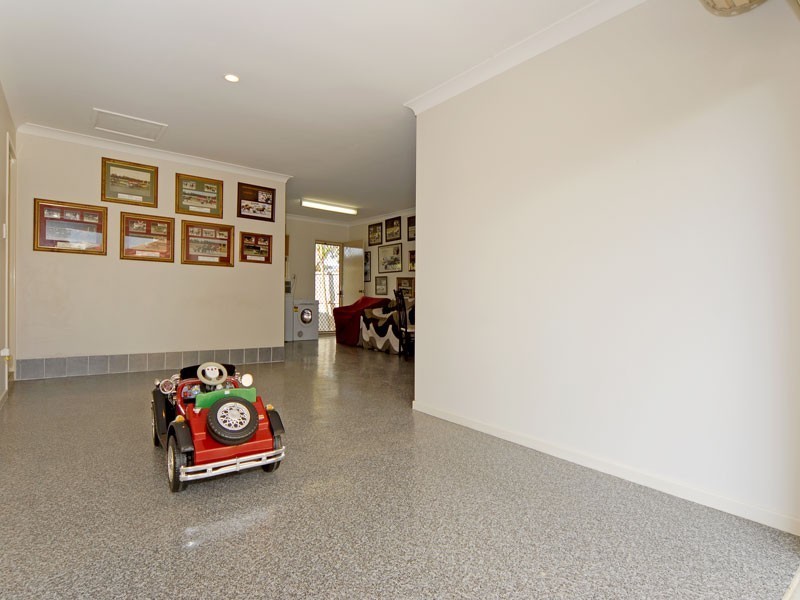 10 Ravenswood Lane, Springfield QLD 4300