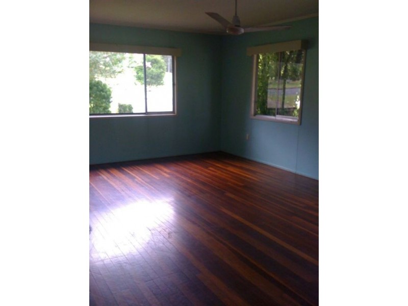 12 Caroline Street, Riverview QLD 4303