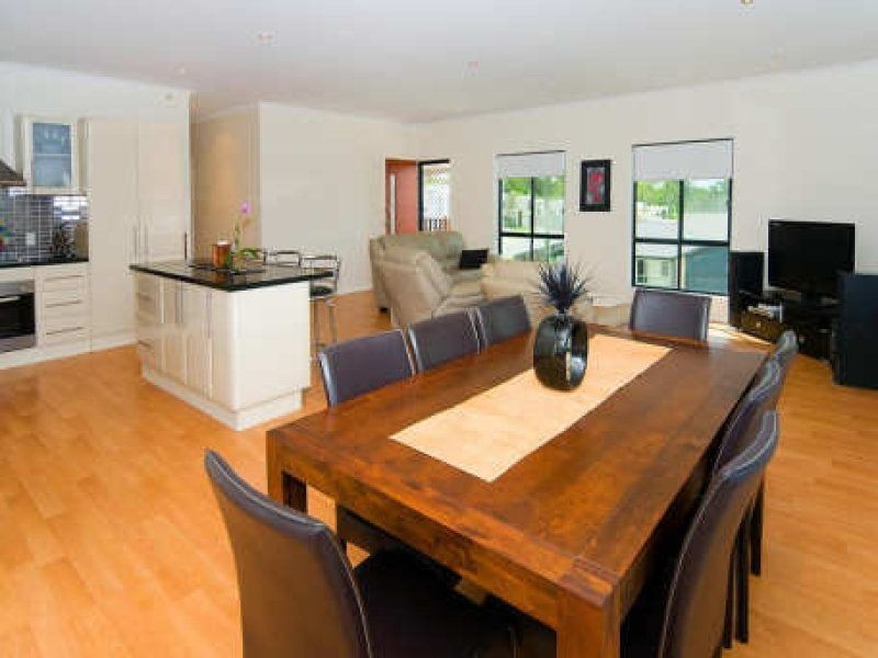 4 Griffin Cres, Collingwood Park QLD 4301