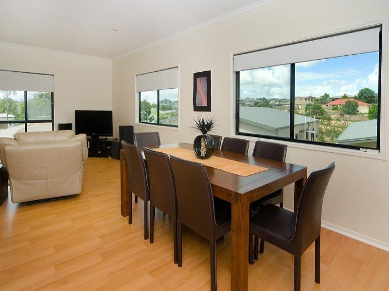 4 Griffin Cres, Collingwood Park QLD 4301