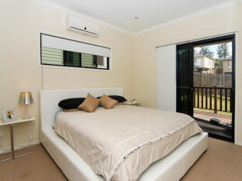 4 Griffin Cres, Collingwood Park QLD 4301
