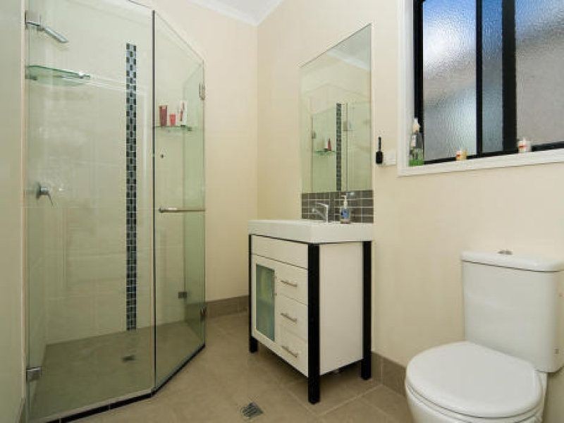 4 Griffin Cres, Collingwood Park QLD 4301