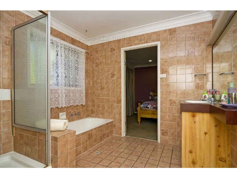 4 Cardwell St, Redbank Plains QLD 4301