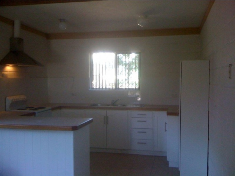 8 Thomas Street, Goodna QLD 4300