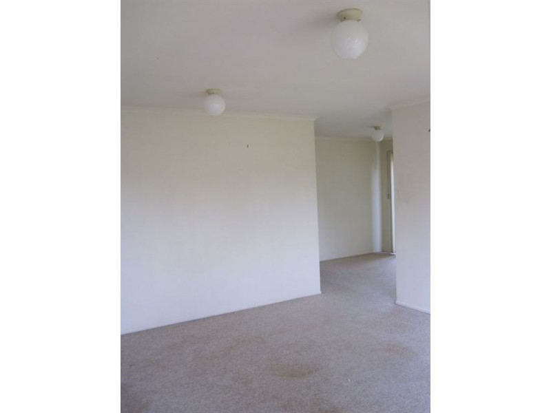 2/11 Mooney Close, Goodna QLD 4300