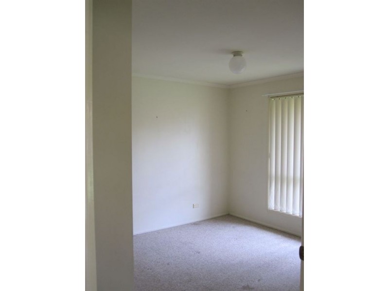 2/11 Mooney Close, Goodna QLD 4300