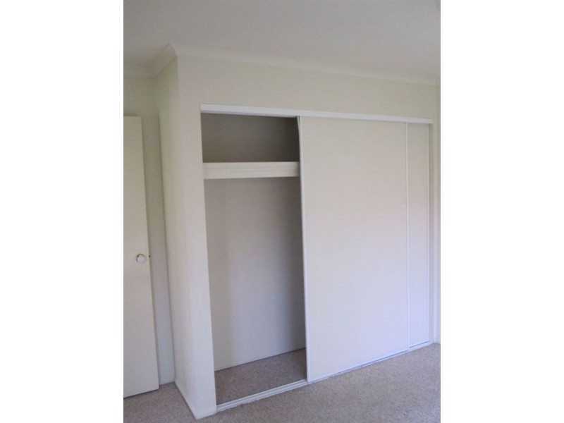 2/11 Mooney Close, Goodna QLD 4300