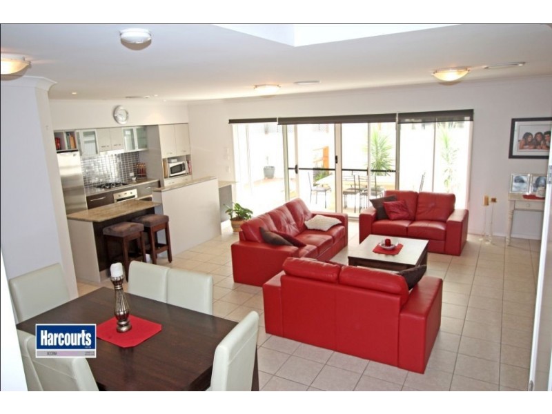 72/158 Dandenong Rd, Mount Ommaney QLD 4074