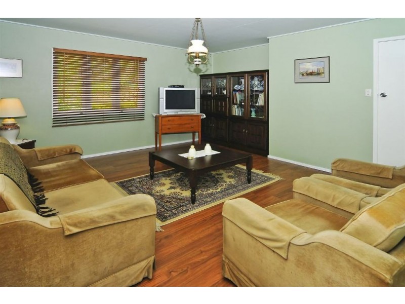 12 Stella St, Camira QLD 4300