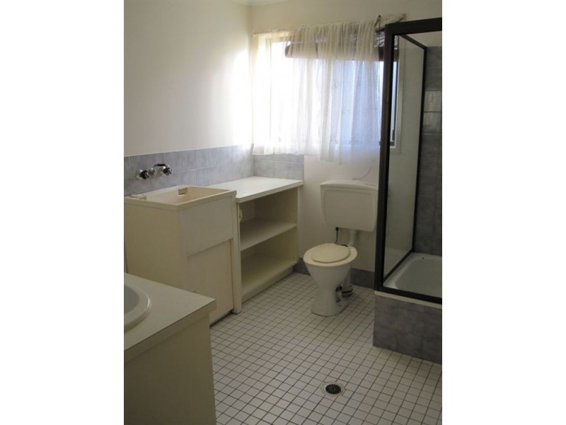 2/5 Verran Street, Redbank Plains QLD 4301