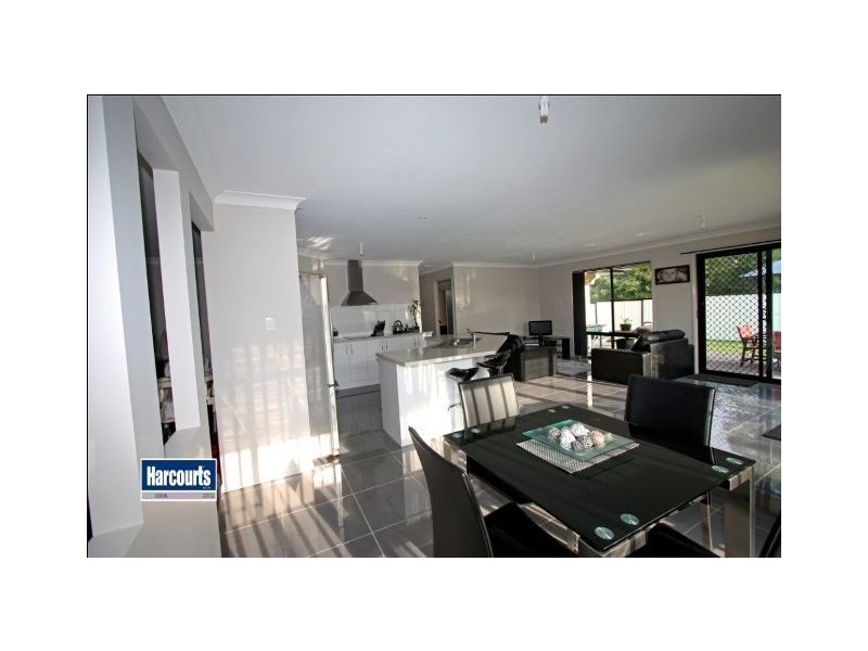 8 Philip Street, Redbank Plains QLD 4301