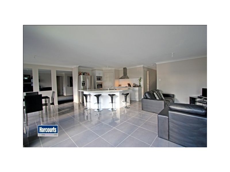 8 Philip Street, Redbank Plains QLD 4301