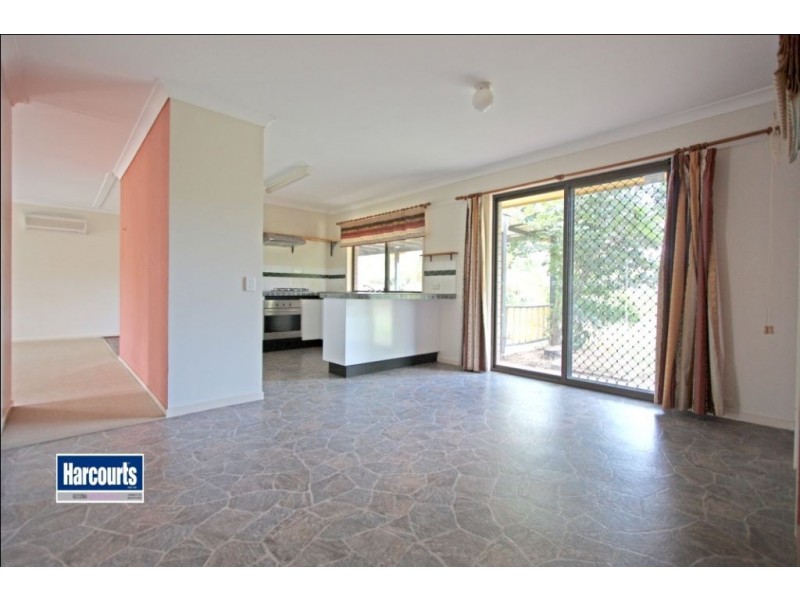 4 Karen Street, Camira QLD 4300