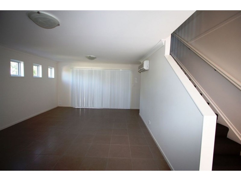 4/4 Spencer Street, Redbank QLD 4301