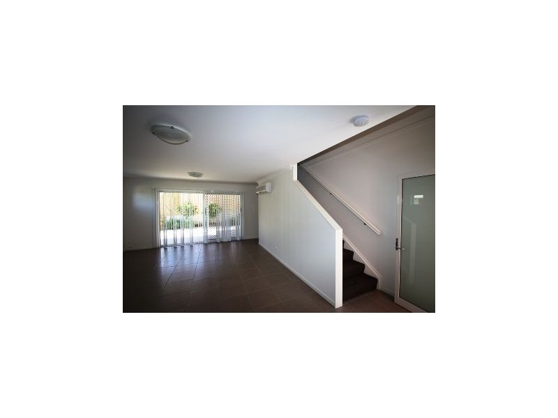 4/4 Spencer Street, Redbank QLD 4301