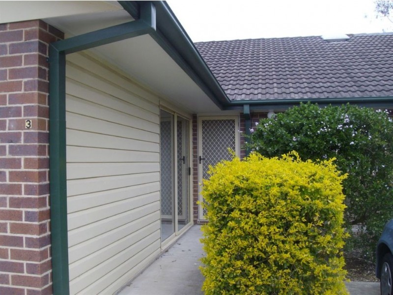 3/3 Spalding Cres, Goodna QLD 4300