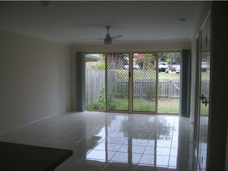 3/3 Spalding Cres, Goodna QLD 4300