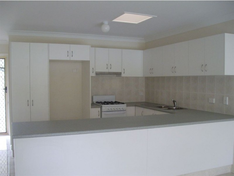3/3 Spalding Cres, Goodna QLD 4300