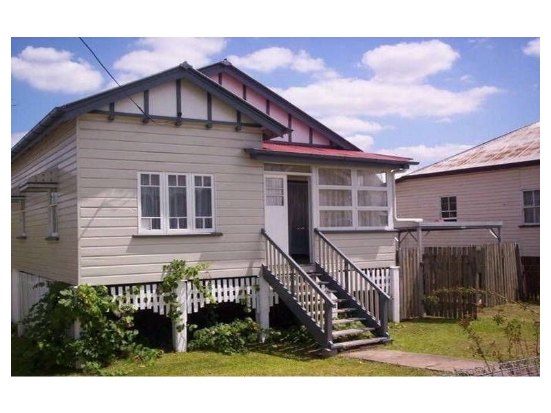 34 Brisbane Road, Dinmore QLD 4303