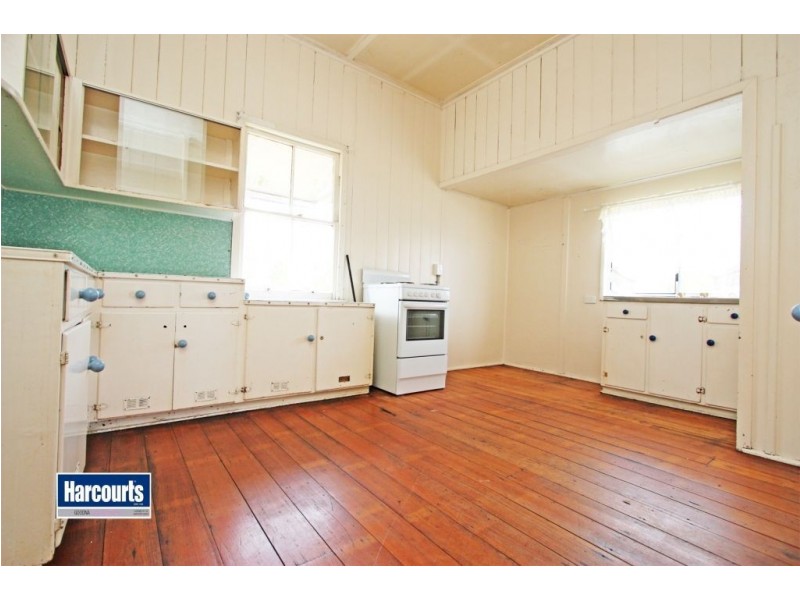 34 Brisbane Road, Dinmore QLD 4303