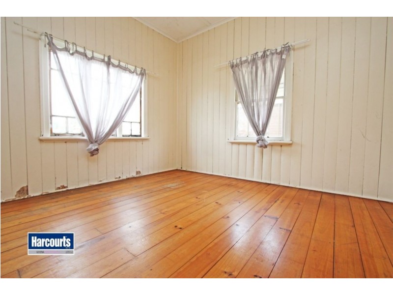 34 Brisbane Road, Dinmore QLD 4303