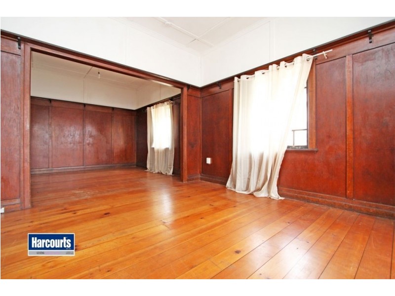 34 Brisbane Road, Dinmore QLD 4303