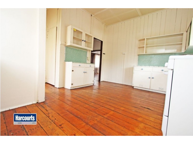 34 Brisbane Road, Dinmore QLD 4303