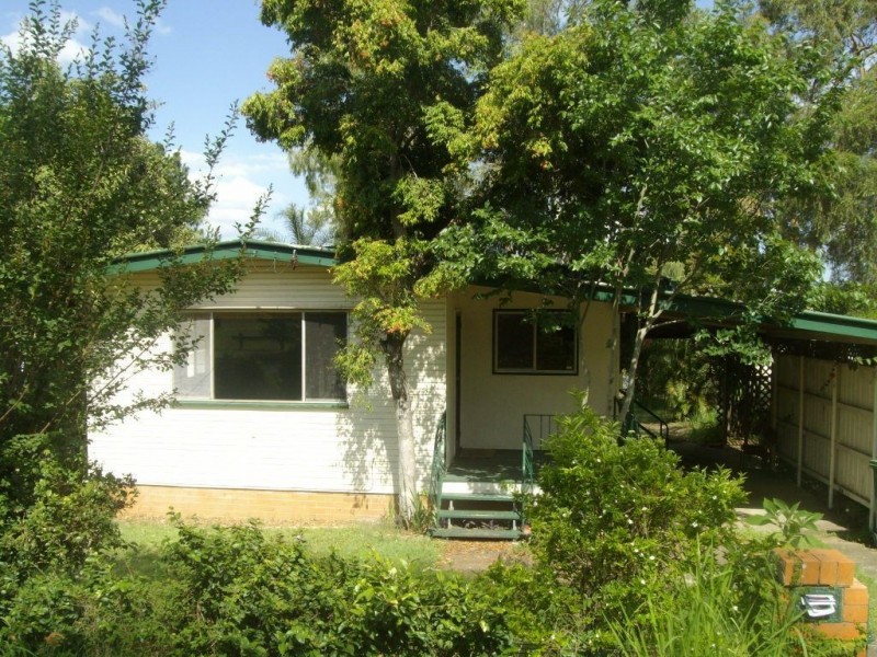 12 Caroline Street, Riverview QLD 4303