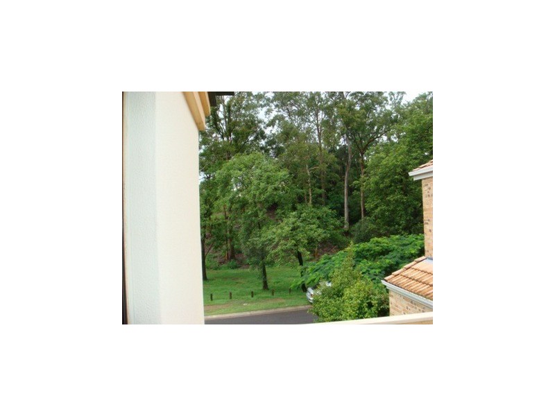 6 Estate Place, Holland Park West QLD 4121