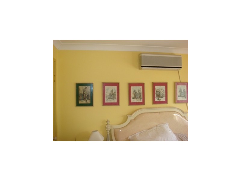 6 Estate Place, Holland Park West QLD 4121