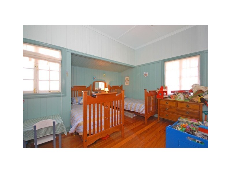 73 Ferguson Road, Camp Hill QLD 4152