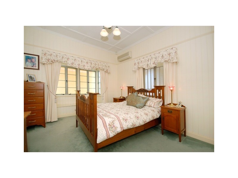 21 Harold Street, Holland Park QLD 4121