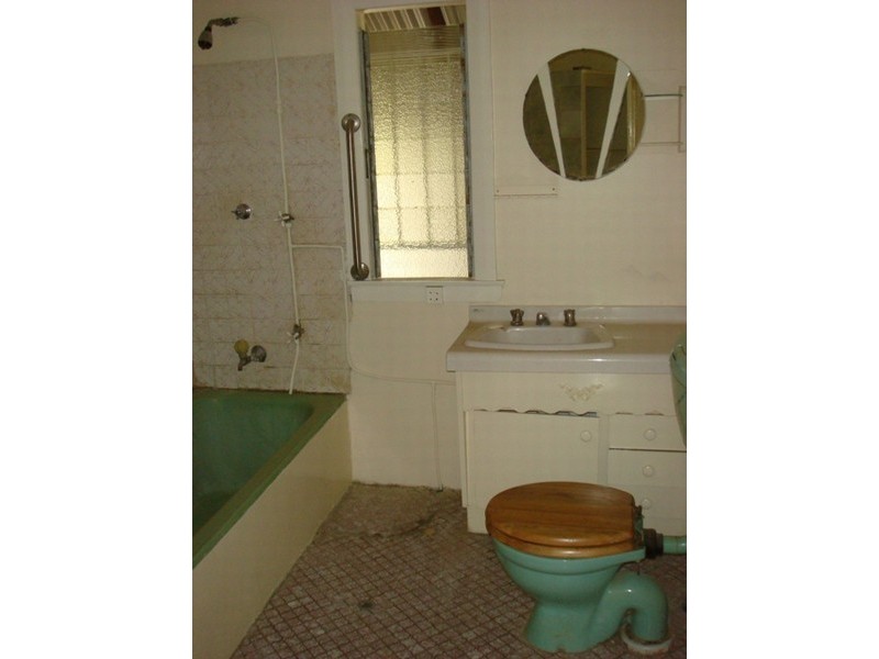 99 Junction Road, Morningside QLD 4170