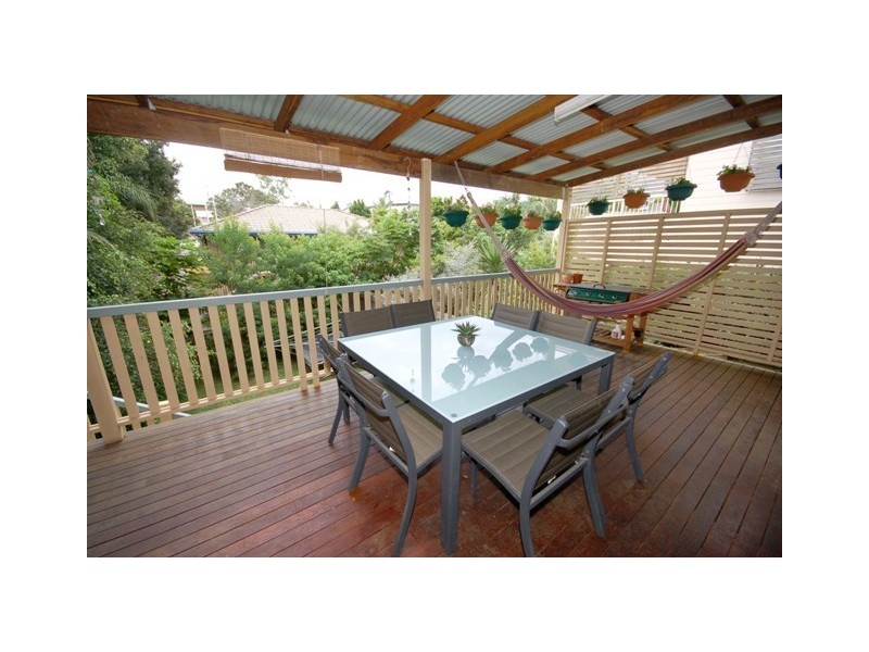 19 Ferndale Street, Annerley QLD 4103