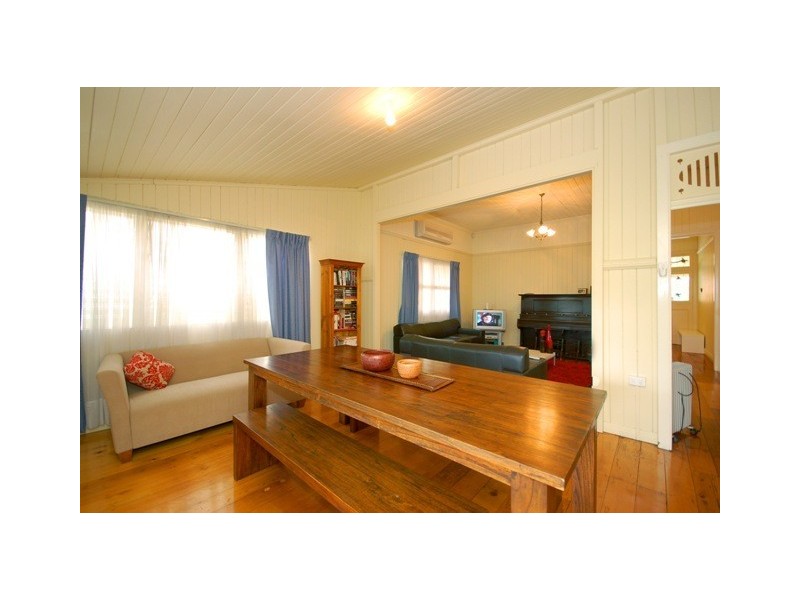 19 Ferndale Street, Annerley QLD 4103