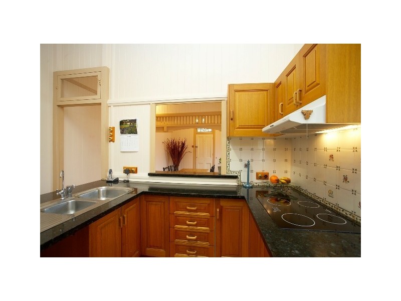 14 Framont Avenue, Holland Park QLD 4121