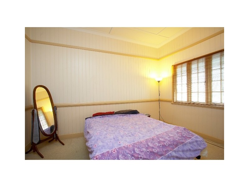 14 Framont Avenue, Holland Park QLD 4121