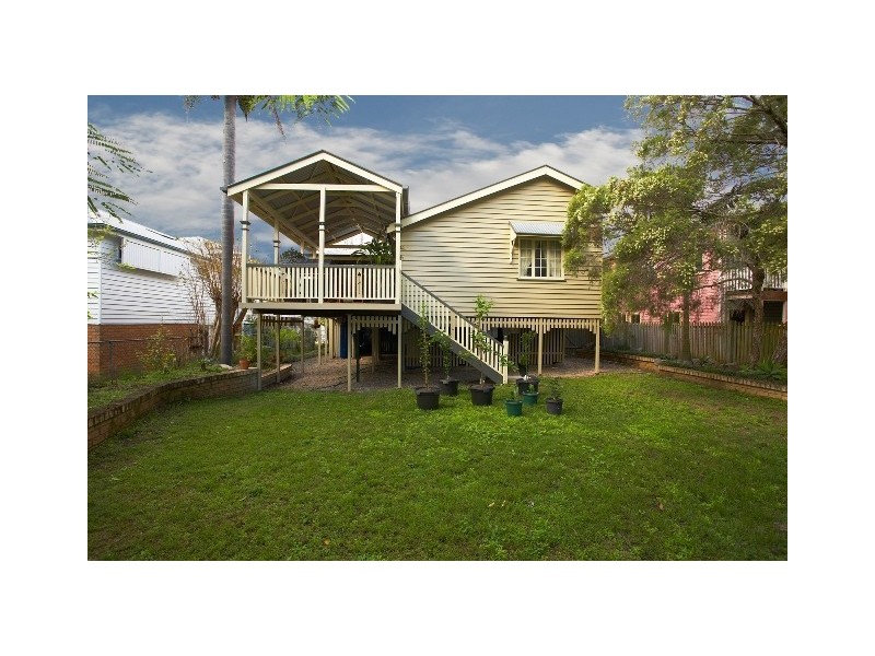 14 Framont Avenue, Holland Park QLD 4121
