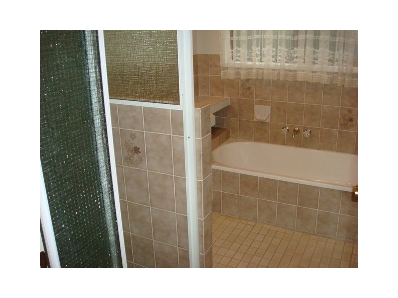 21 Greens Road, Coorparoo QLD 4151