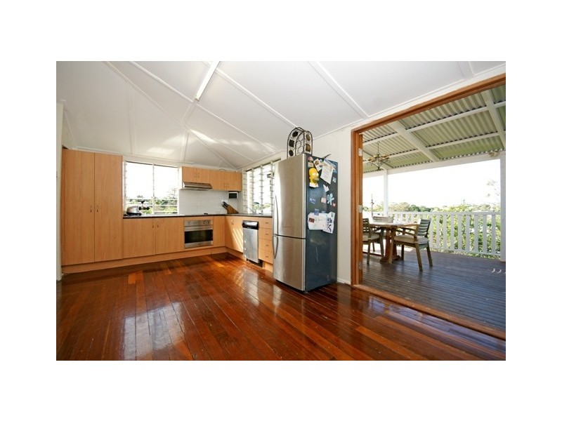 44 Raven Street, Camp Hill QLD 4152