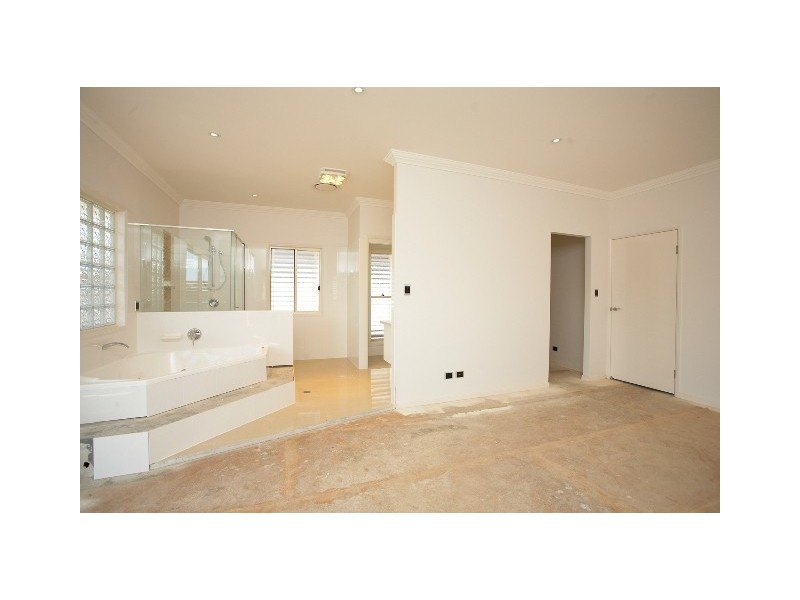 55 Amelia Street, Coorparoo QLD 4151