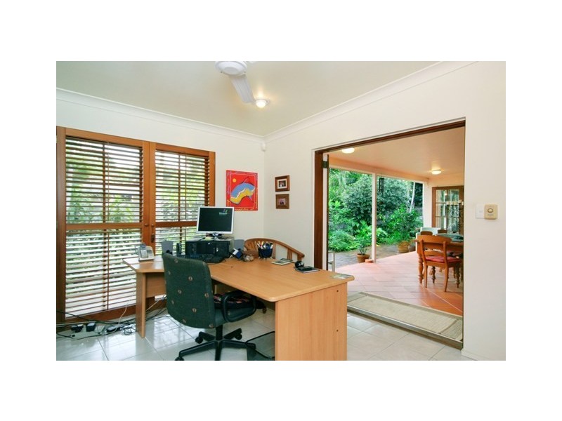 4 Thynne Avenue, Norman Park QLD 4170