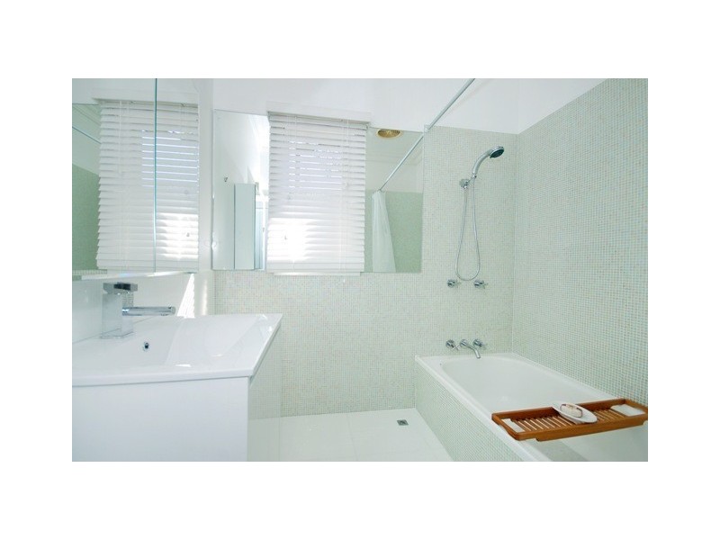 46 Lade Street, Coorparoo QLD 4151