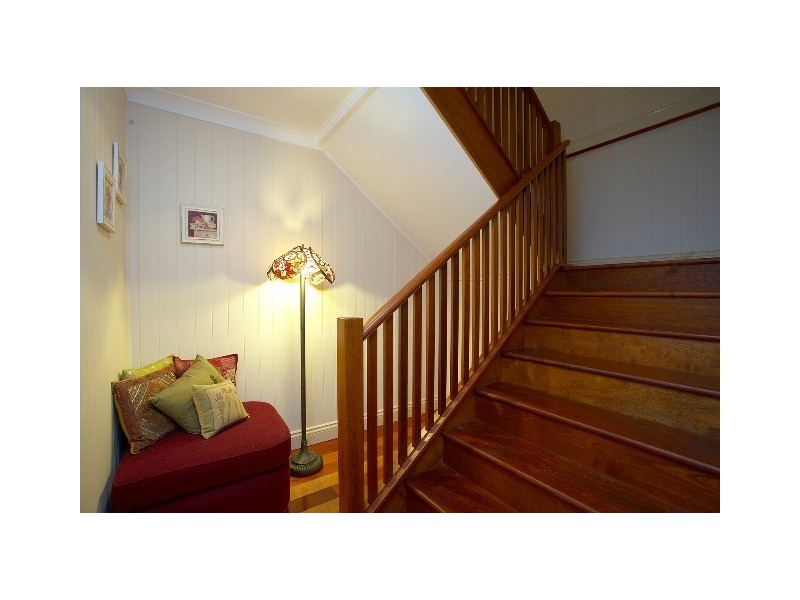 11 Parooba Avenue, Camp Hill QLD 4152