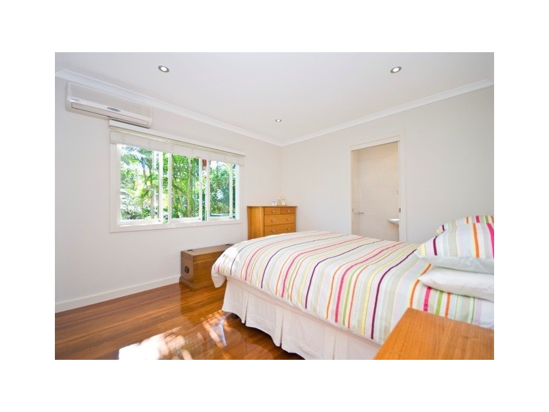 51 Park Street, Coorparoo QLD 4151