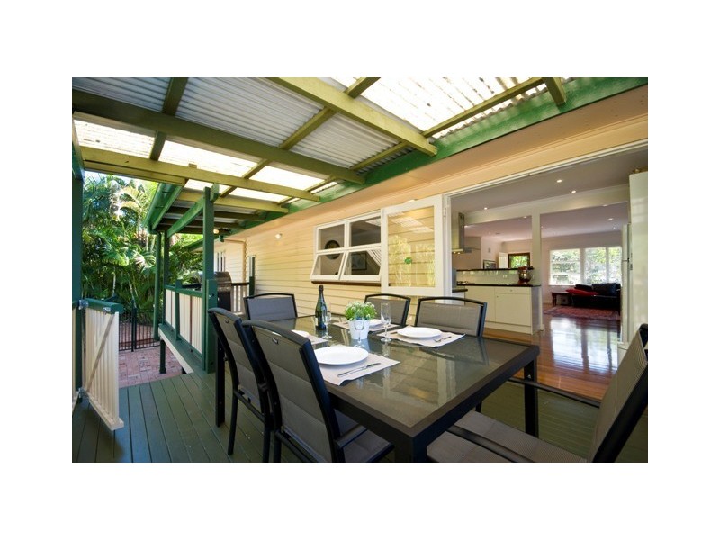 51 Park Street, Coorparoo QLD 4151