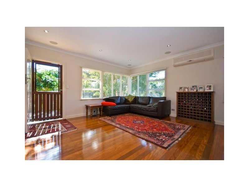 51 Park Street, Coorparoo QLD 4151