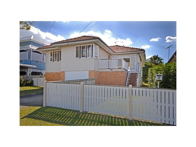 4 Lackey Avenue, Coorparoo QLD 4151